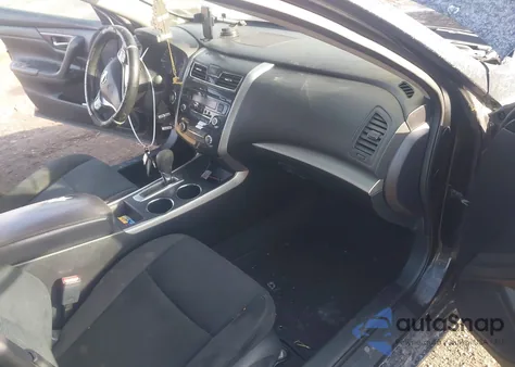 2015 Nissan Altima 2.5/2.5 S/2.5 Sl/2.5 Sv z USA, uszkodzony, nr VIN 1N4AL3AP9FC430275